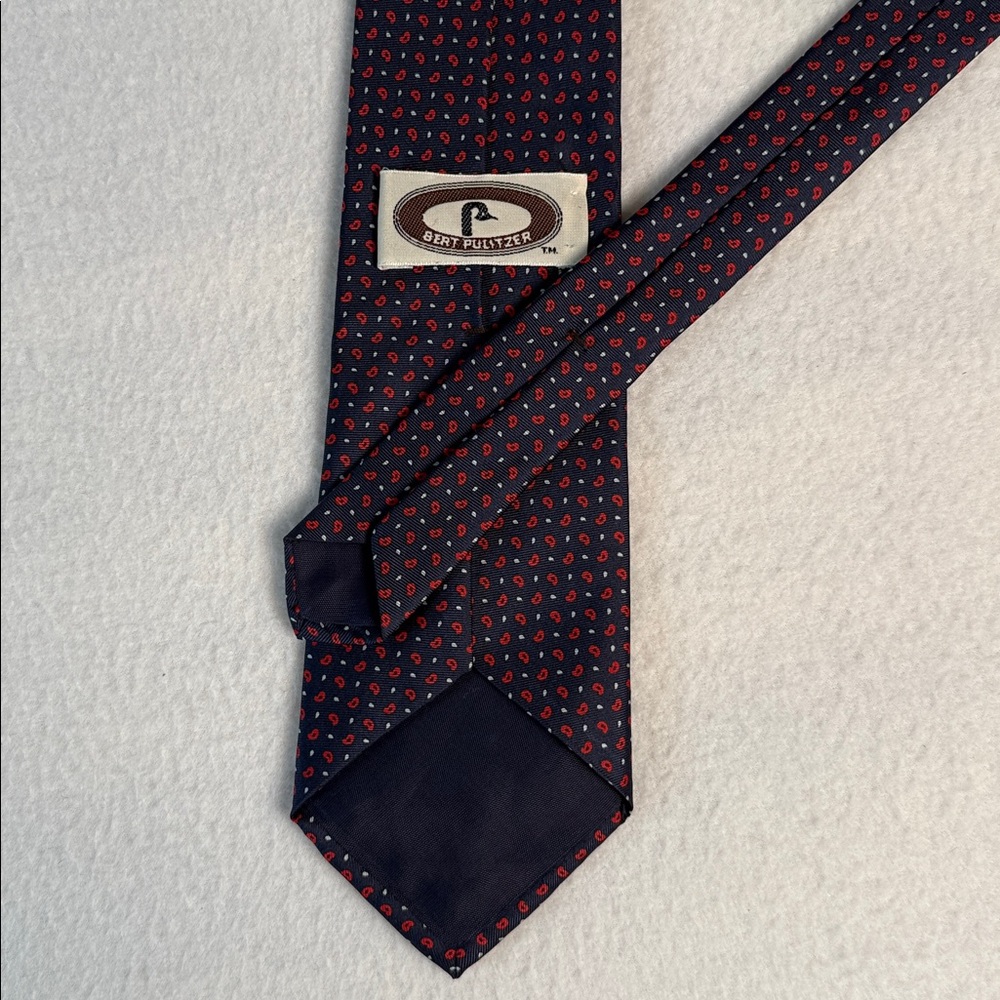 Bert‎ Pulitzer Silk 3.25 X 57 - Picture 2 of 2